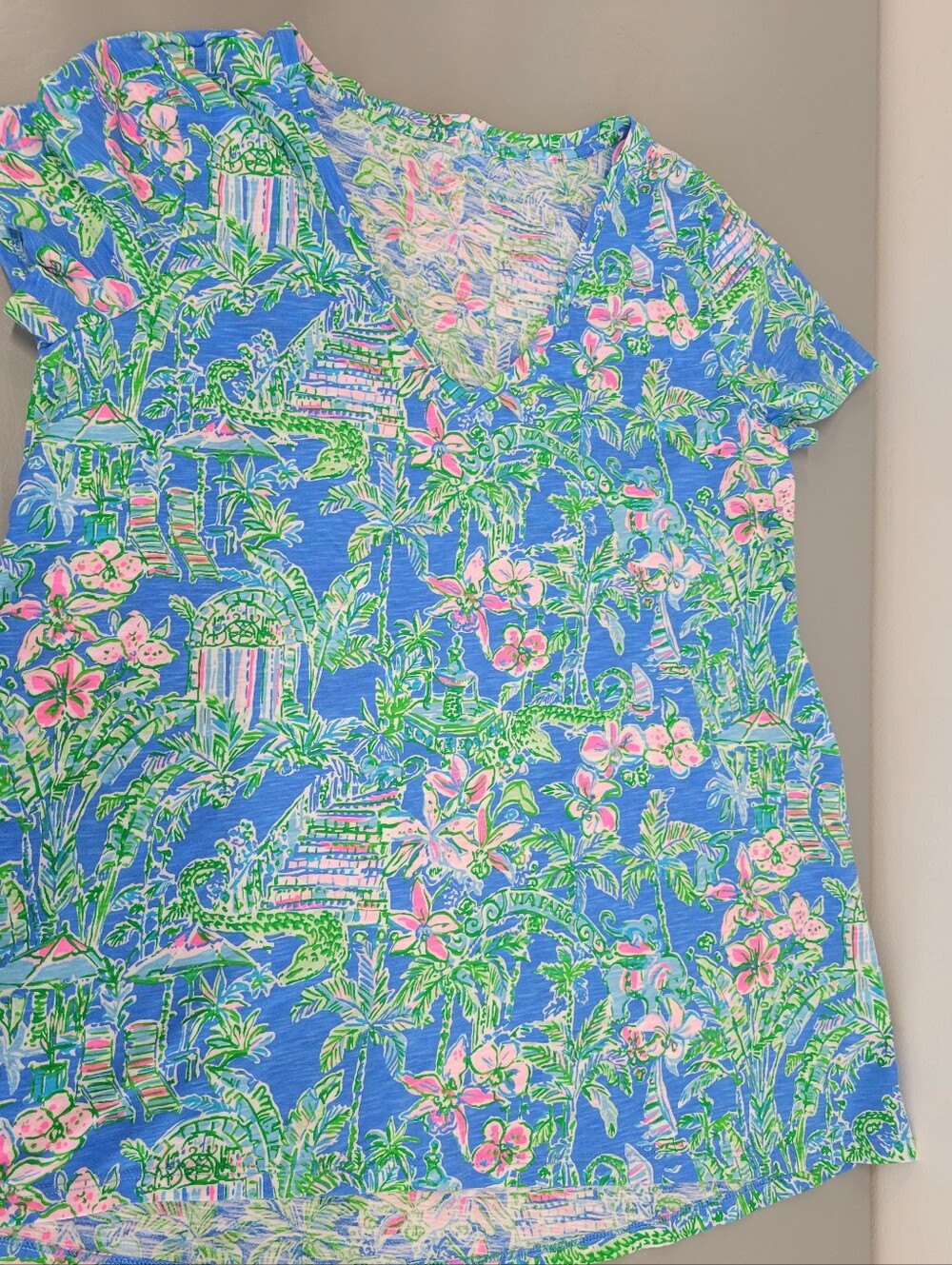 LILLY PULITZER T-SHIRT V Neckline Sz L Beach Island - Picture 4 of 6